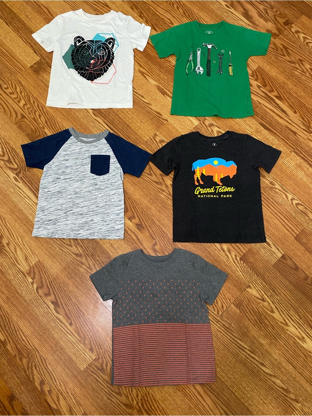 Boys summer clothes bundle of 26 pcs 4T-5T mostly 5T SMOKE & PET FREE - Picture 4 of 7